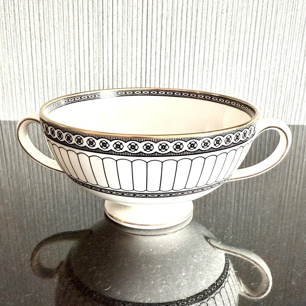 WEDGWOOD COLONNADE BLACK WITH REAL GOLD TRIM FOOTED SOUP BOWL - Picture 2 of 8